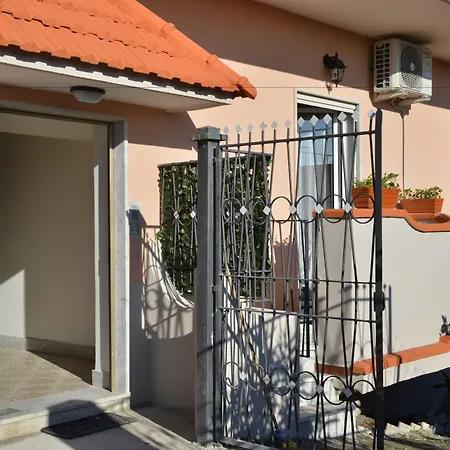 לינה וארוחת בוקר Bellatrix