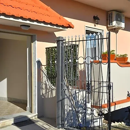 Alojamento de Acomodação e Pequeno-almoço Bellatrix Portici